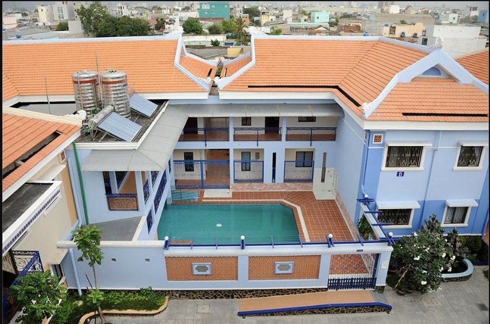 Accessible therapy pool and apartments at Village Chance